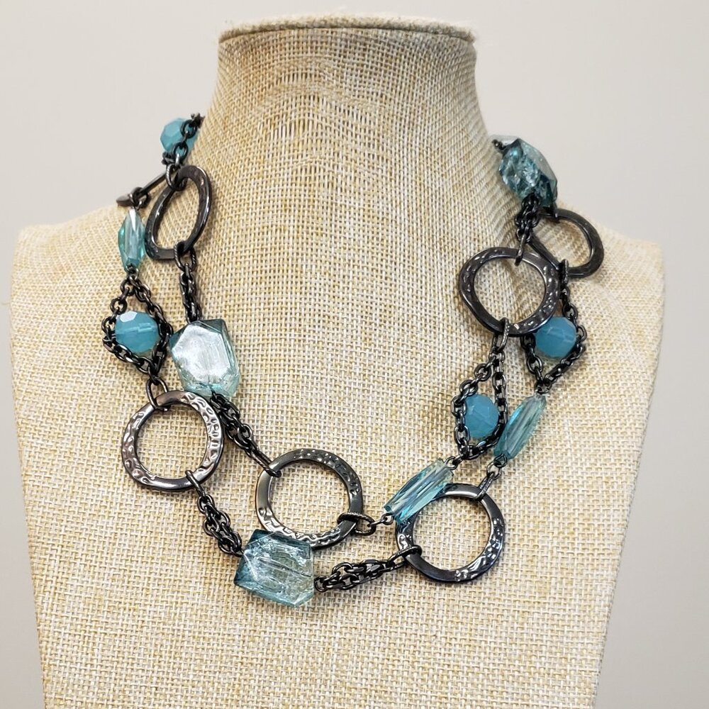 Lia Sophia, signed, gunmetal tone hammered open circle glass rock bead necklace